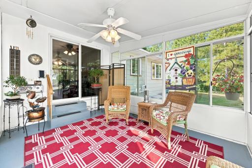 Awesome 3 season sunroom!