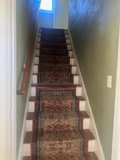Stairs to Upper Level.jpeg