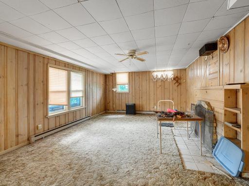 10 - Family Room.jpg