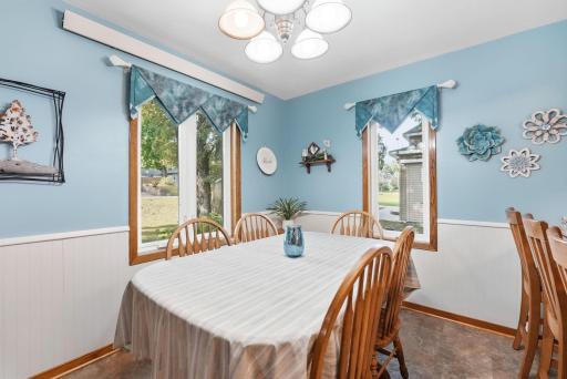 217 2nd Avenue NE, New London, MN 56273