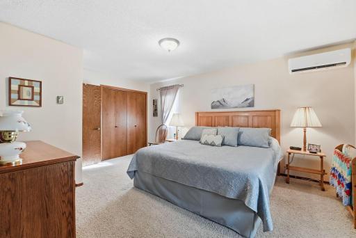 217 2nd Avenue NE, New London, MN 56273