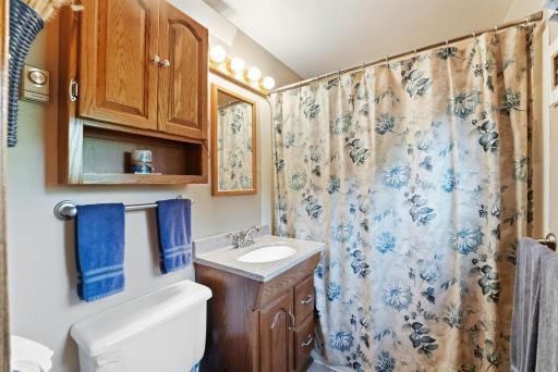 217 2nd Avenue NE, New London, MN 56273