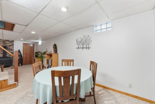 217 2nd Avenue NE, New London, MN 56273