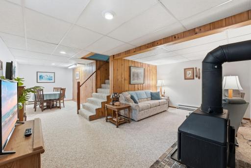 217 2nd Avenue NE, New London, MN 56273