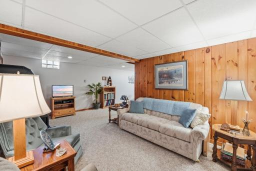 217 2nd Avenue NE, New London, MN 56273