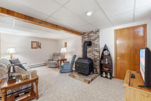 217 2nd Avenue NE, New London, MN 56273