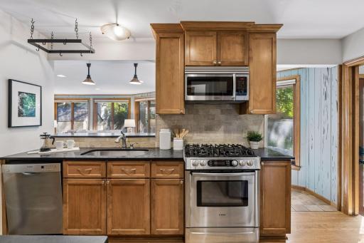 2911 W 54th Street, Minneapolis, MN 55410