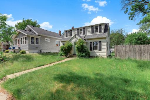1873 Hawthorne Avenue E, Saint Paul, MN 55119