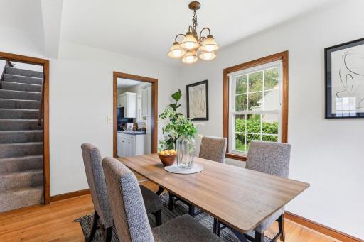1873 Hawthorne Avenue E, Saint Paul, MN 55119
