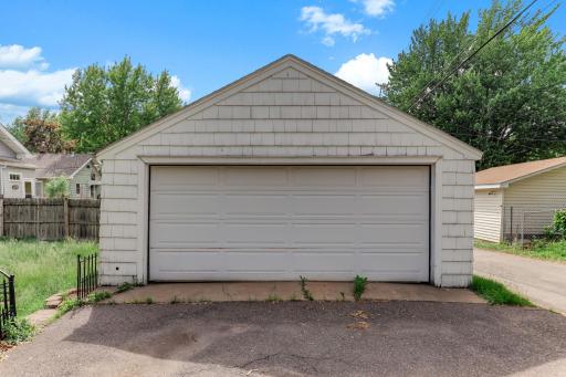 1873 Hawthorne Avenue E, Saint Paul, MN 55119