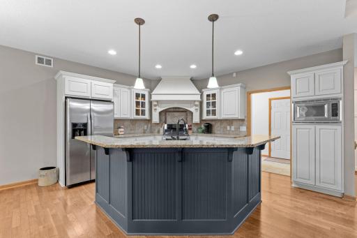 2031 118th Avenue NE, Blaine, MN 55449