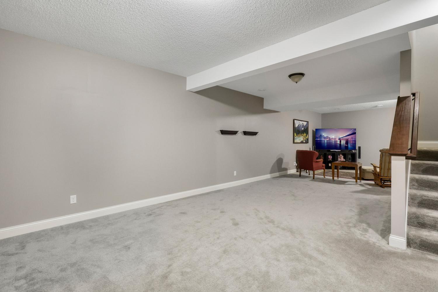 2147 Spring Lake Ct, Shakopee, MN 55379-60.jpg