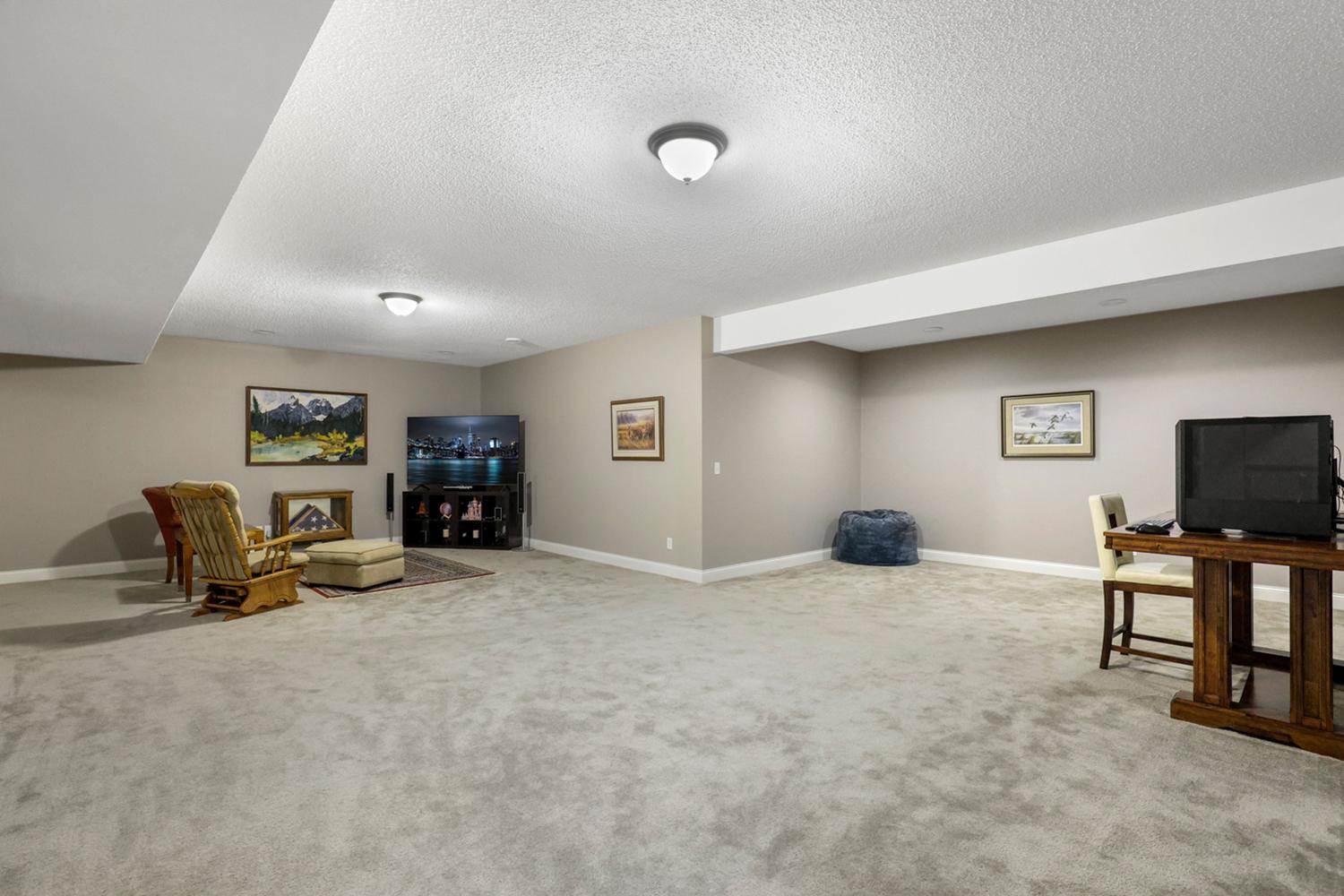 2147 Spring Lake Ct, Shakopee, MN 55379-68.jpg