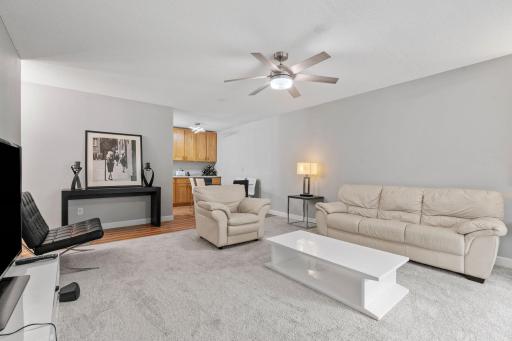 18-web-or-mls-2009 E 122nd St-18.jpg