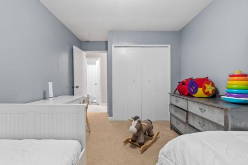 25-web-or-mls-2009 E 122nd St-25.jpg
