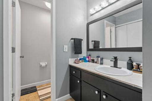 23-web-or-mls-2009 E 122nd St-23.jpg