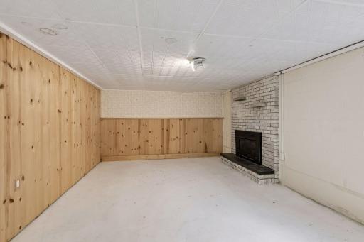 What use to be the sitting area. The gas fireplace has a small leak. Centerpoint turned the gas off to this appliance.