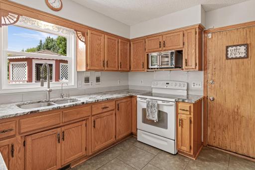 10121 Kahler Ave NE, Monticello, MN-11.jpg