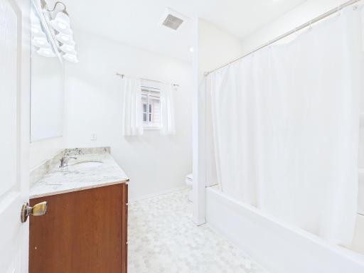 Full bath upper level