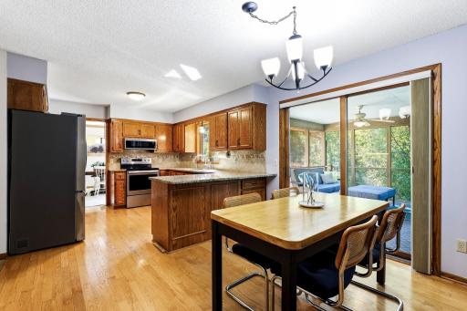 Eat-In kitchen