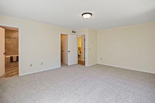 1242 Aldrich Way, Faribault, MN 55021