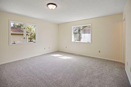 1242 Aldrich Way, Faribault, MN 55021