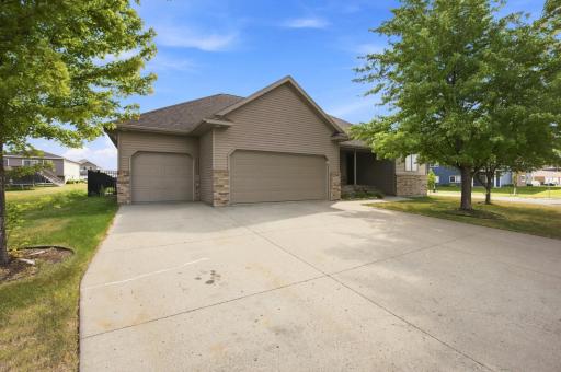 3848 16th Street S, Moorhead, MN 56560