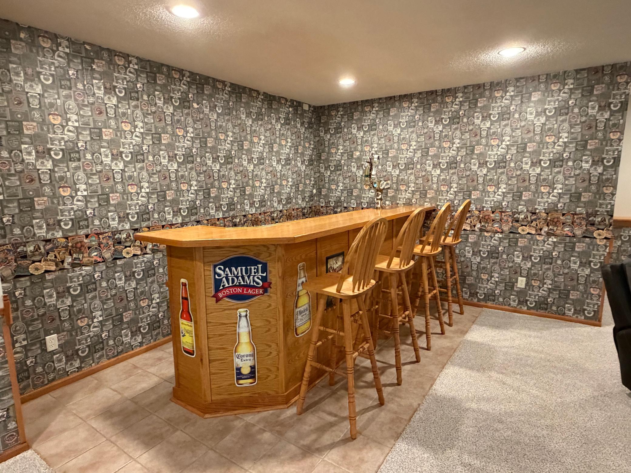 Wet Bar.JPG