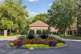 Incredible flowers, shrubbery maintained!