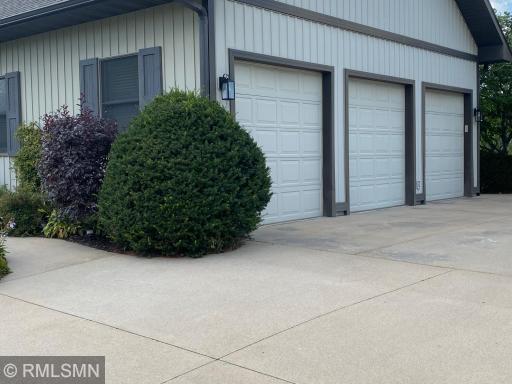 3 Stall Garage
