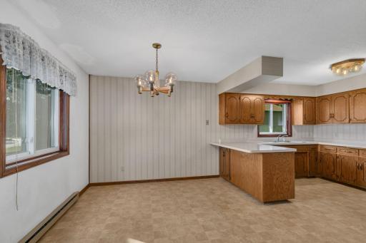 Kitchen/dining combo