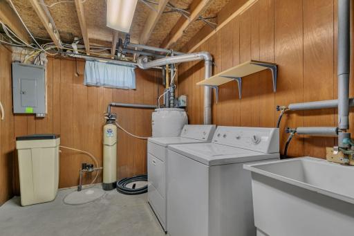 Nice laundry room in LL