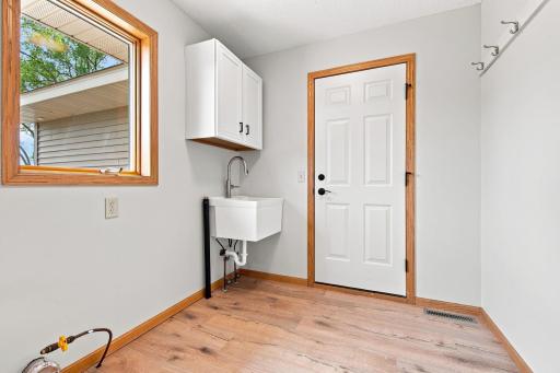 195 Medina St - Main Floor Laundry