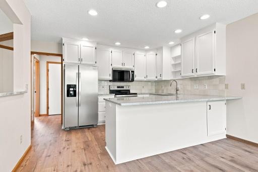 195 Medina St - All New Main Floor Kitchen Appliances
