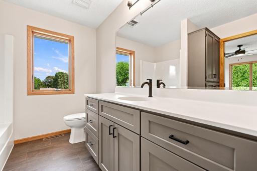 195 Medina St - Updated Main Floor Bath