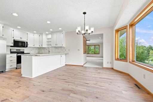 195 Medina St - Main Floor Dinette