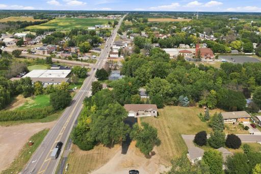195 Medina St - Enjoy Small Town Living
