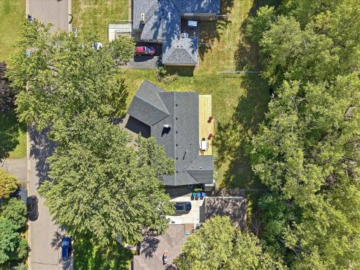 2209 Midlothian Road, Roseville, MN 55113