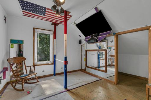 9 Bedroom.jpg