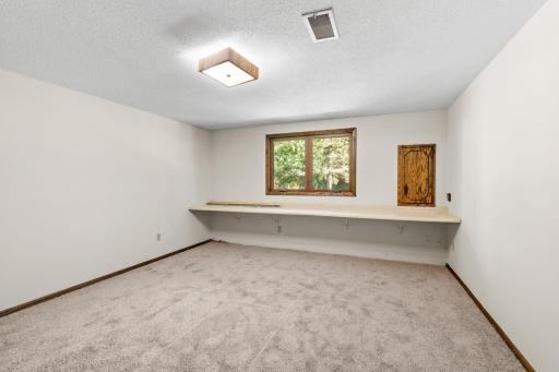 Ideal Space For Guests, Teens Or Working From Home