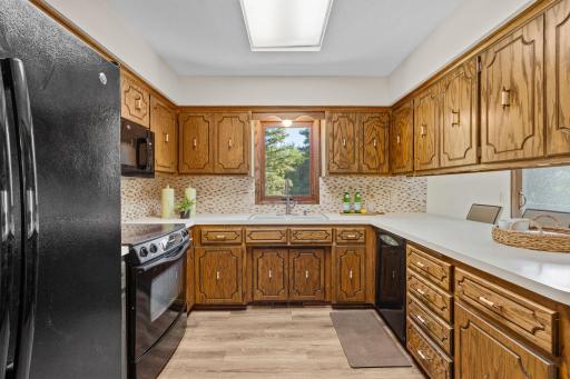 Convenient Kitchen Layout For Everyday Living