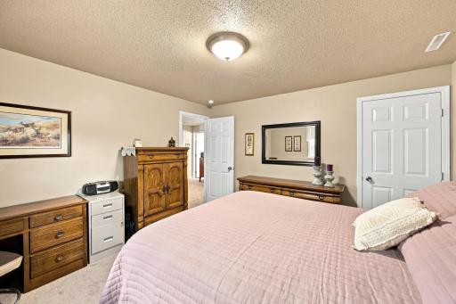 1540 19th Avenue E, West Fargo, ND 58078