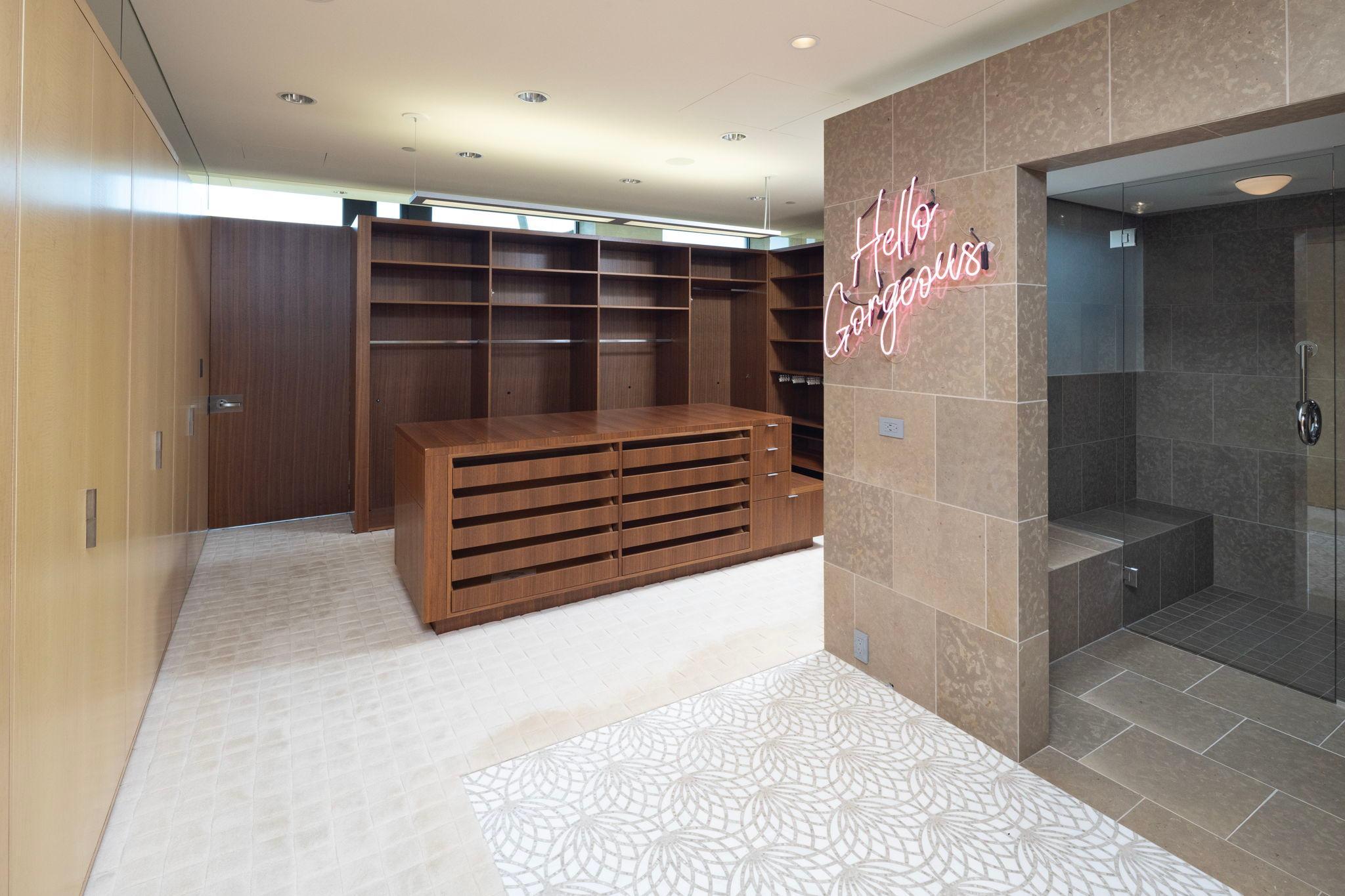 "Hello Gorgeous" salon with extensive added storage and another 3/4 bath