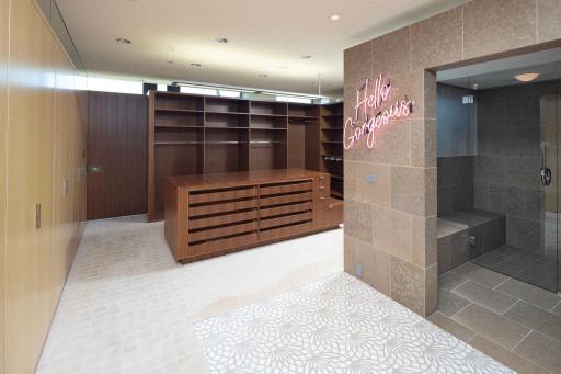"Hello Gorgeous" salon with extensive added storage and another 3/4 bath