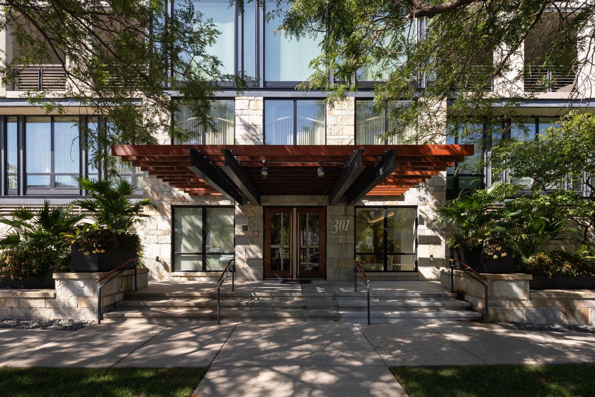 Entry to 301 Kenwood Pkwy