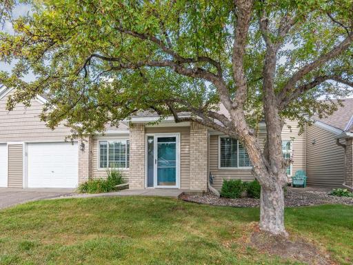 569 Mission Hills Drive, Chanhassen, MN 55317