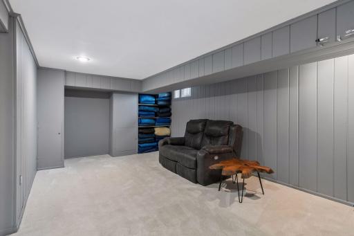 3925 France Avenue S, Minneapolis, MN 55416