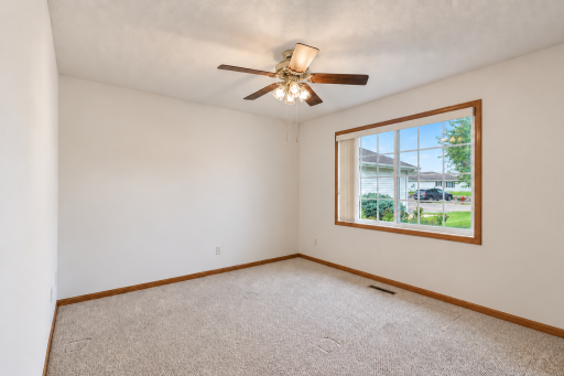 198 Cedar Cove Lane, Owatonna, MN 55060