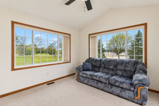 198 Cedar Cove Lane, Owatonna, MN 55060