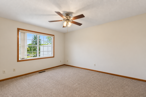198 Cedar Cove Lane, Owatonna, MN 55060